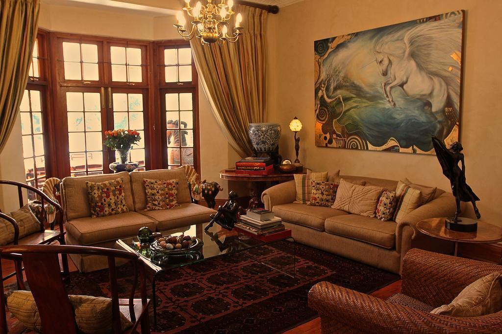 Bed and Breakfast Doveton House à Johannesbourg Extérieur photo