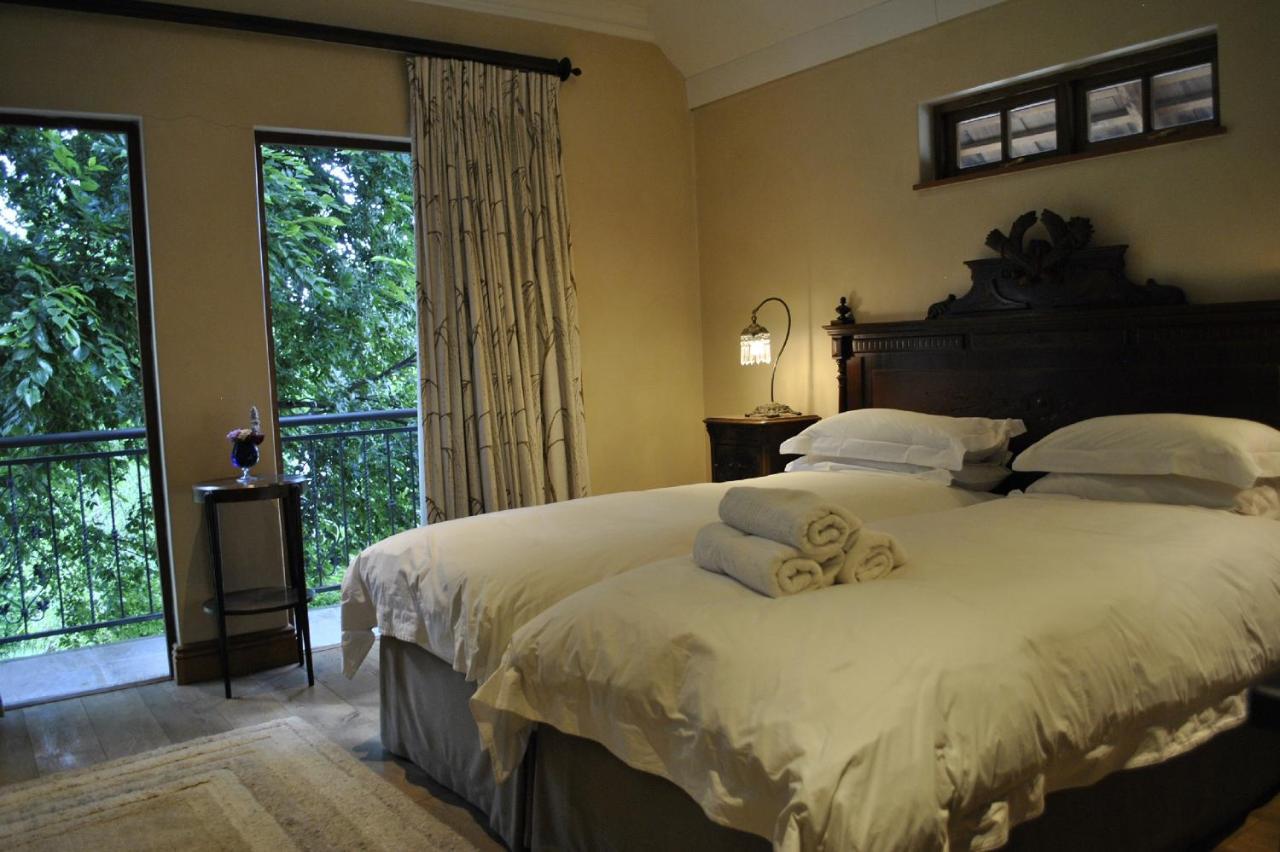 Bed and Breakfast Doveton House à Johannesbourg Extérieur photo