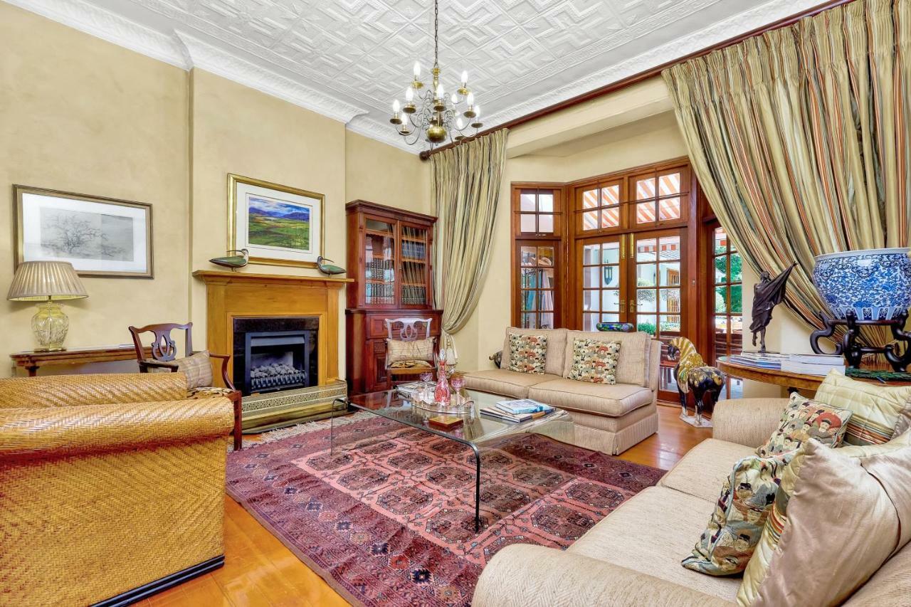 Bed and Breakfast Doveton House à Johannesbourg Extérieur photo