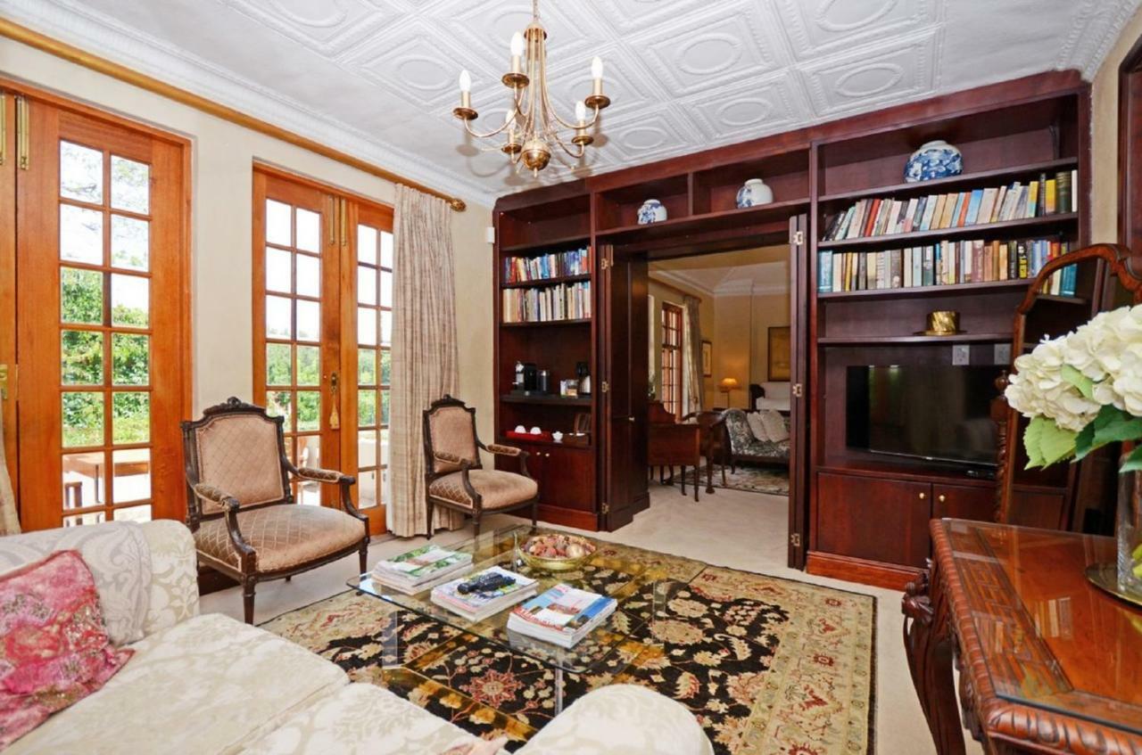 Bed and Breakfast Doveton House à Johannesbourg Extérieur photo