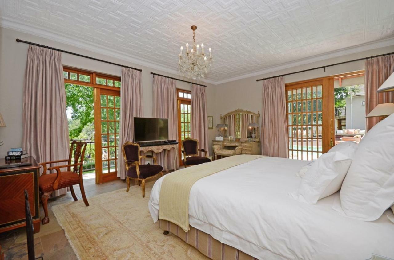Bed and Breakfast Doveton House à Johannesbourg Extérieur photo