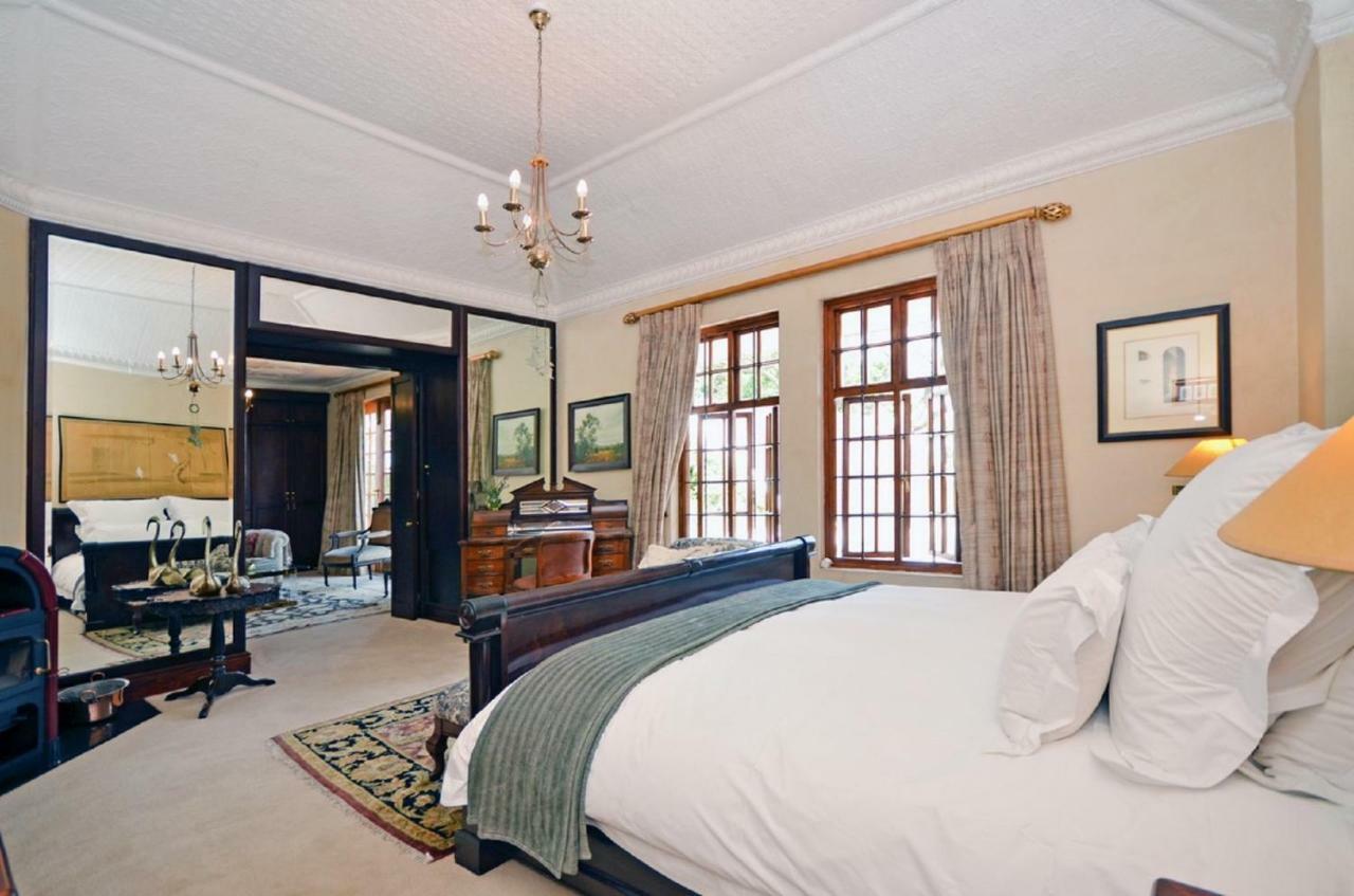 Bed and Breakfast Doveton House à Johannesbourg Extérieur photo